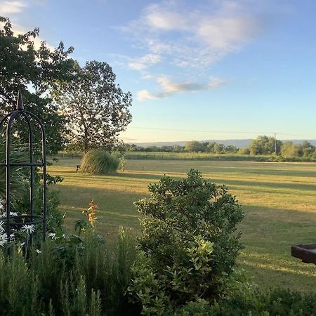 Cotswold Edge Guest Suite With Broadway Hill View Badsey Exteriör bild
